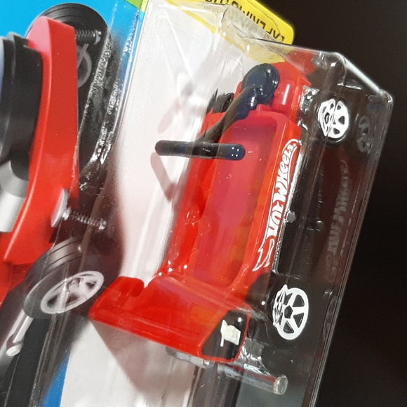 Hot Wheels Draggin' Wagon Red 2023 Experimotors Collection - Picture 7 of 14